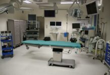 El PP cumple y registra en las Cortes una proposición para garantizar los tiempos máximos en Sanidad por ley