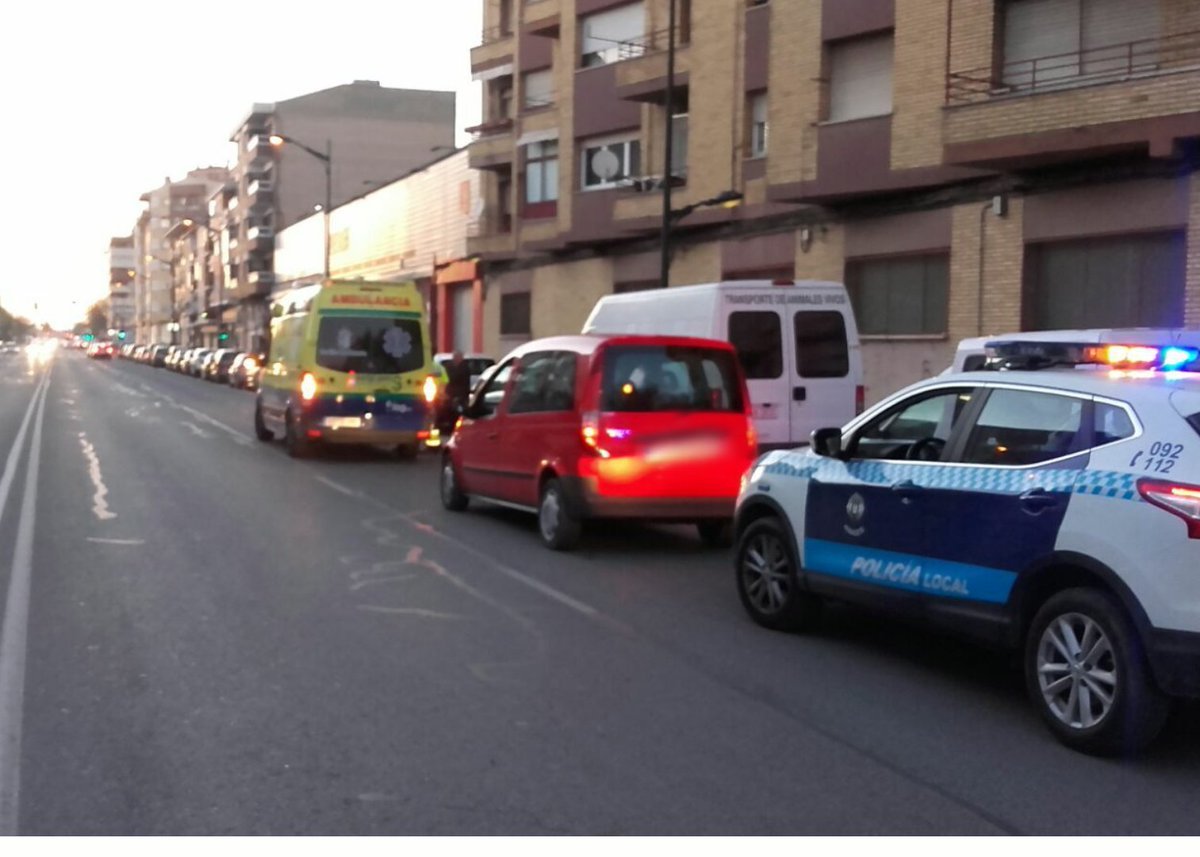 Huye tras impactar con una moto y la Policía Local se ve obligado a perseguirlo