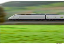 Renfe lanzará este lunes una nueva tanda de 25.000 billetes de AVE a 25 euros