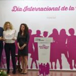 Caballero apuesta en la entrega del Premio de la Igualdad a AJE porque la equiparación de la mujer al hombre sea real