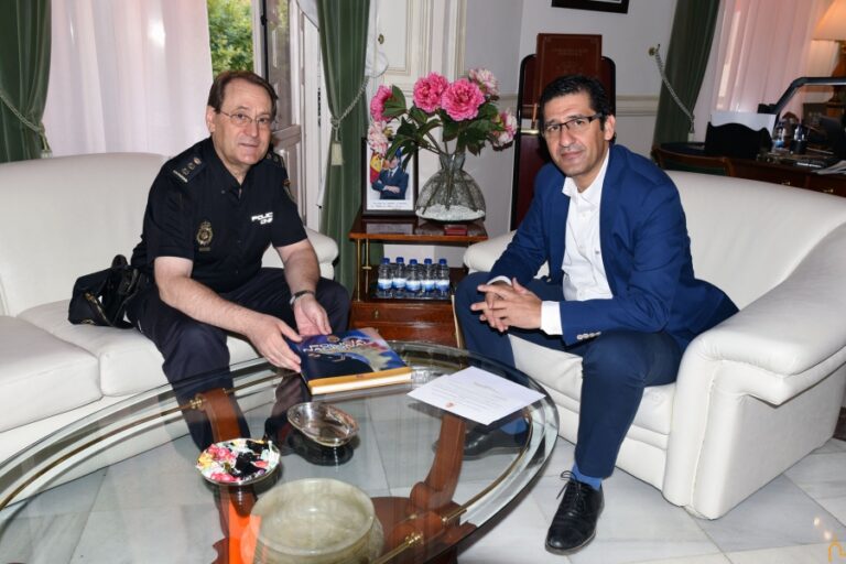 El presidente de la Diputación ha recibido al Comisario Jefe Provincial de la Policía Nacional