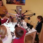 40 niños se convirtieron durante unas horas en pequeños científicos