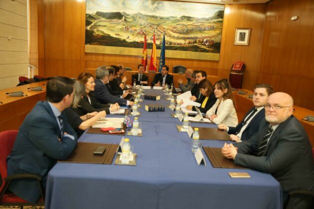 Page anuncia en Almansa que apoyará el ‘Corredor Mediterráneo’ para generar desarrollo económico en la comarca