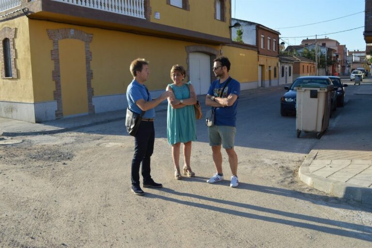 Nuevas alcantarillas y reordenación de aparcamiento, novedades de las obras de la calle San Antonio de Talavera
