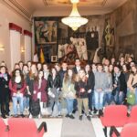 Caballero recibe a un grupo de alumnos franceses de Montauban en su visita al Palacio de la Diputación