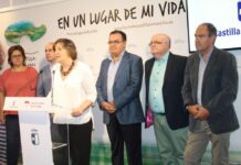 Franco compromete el respaldo de la Junta en el I Congreso Regional de Zonas Industriales que organiza Adeca