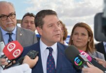 Page insiste en que “el único objetivo común es evitar que Cospedal vuelva al Gobierno”