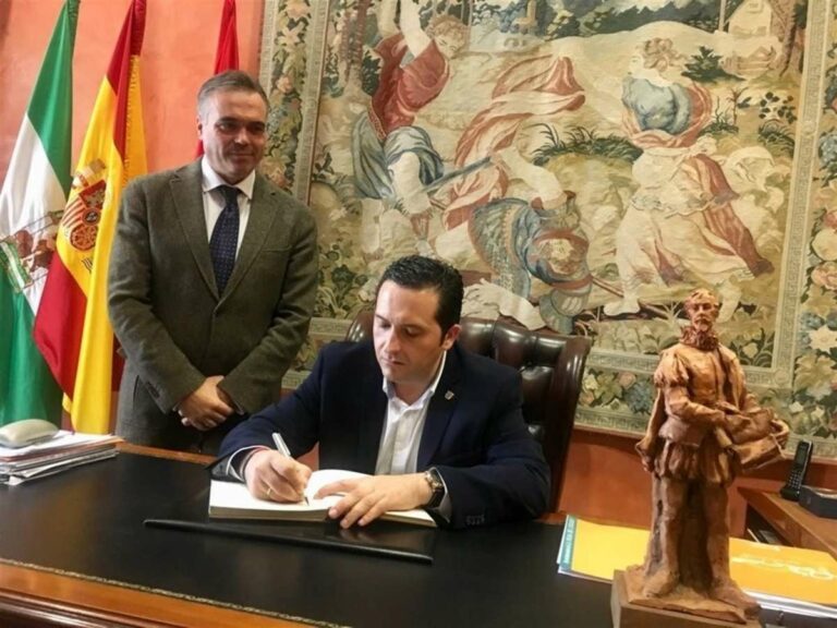 Campo de Criptana y La Palma del Condado hermanados por Cervantes