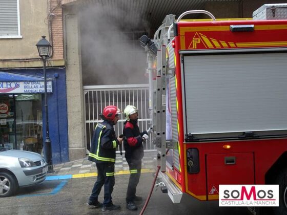 (FOTOS) Incendio en la calle Collado Piña de Albacete