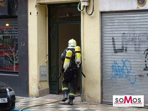 (FOTOS) Incendio en la calle Collado Piña de Albacete