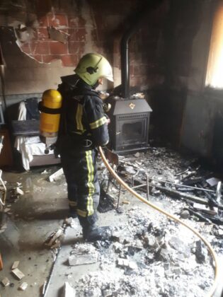 Imágenes: El Sepei extingue hace unas horas un incendio en Pozuelo (Albacete)