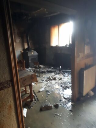 Imágenes: El Sepei extingue hace unas horas un incendio en Pozuelo (Albacete)