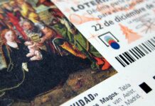 La OCU recomienda hacer fotocopias a los décimos de Navidad y dejar constancia por escrito si se comparten