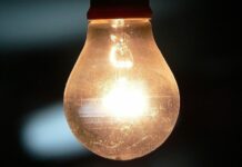 Esta Nochevieja nos saldrá más caro encender las luces y preparar la cena