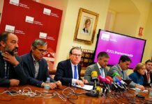 El Gobierno regional achaca al rector sus afirmaciones durante la presentación de candidatura para la reelección