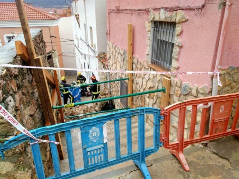 Hoy comenzará a repararse el muro que se derrumbó ayer en Cuenca