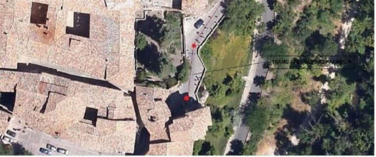 El acceso a la subida a las Casas Colgadas de Cuenca estará restringido desde este lunes por obras en un colector