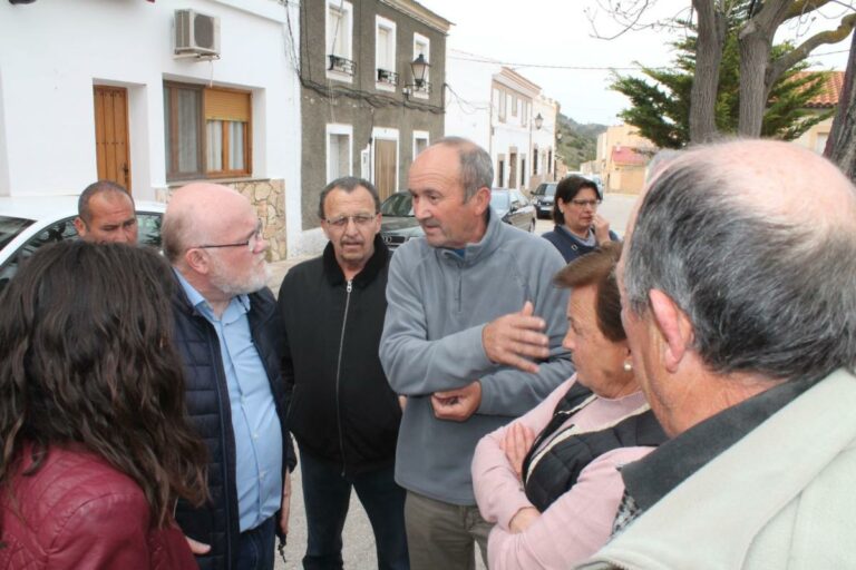 Alerta en Elche de la Sierra por la ocurrencia de la CHS de abrir nuevos pozos de sequía Alerta en Elche de la Sierra por la ocurrencia de la CHS de abrir nuevos pozos de sequía