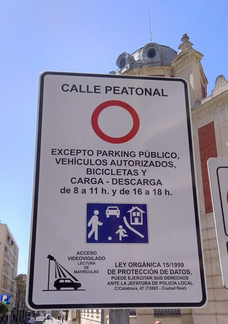 Las calles de Ciudad Real ya tienen cámaras de tráfico, ¿cuándo empezarán a funcionar?