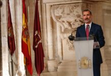 El Rey afirma que la Constitución “prevalecerá sobre cualquier quiebra de convivencia” ante el desafío catalán