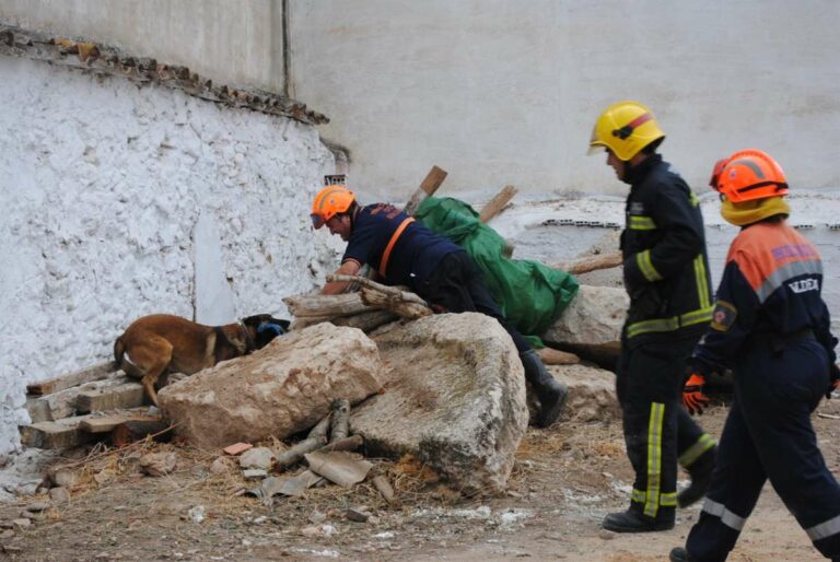 Más de cien efectivos, 28 vehículos y 4 ambulancias participan en el simulacro de inundación en Valdepeñas