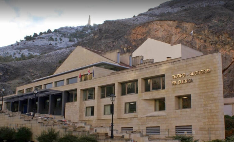 El Paseo del Arte de Cuenca celebra su primer aniversario con teatro y un taller infantil de pintura