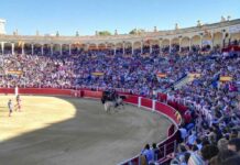 Puerta grande en la tercera de la Feria