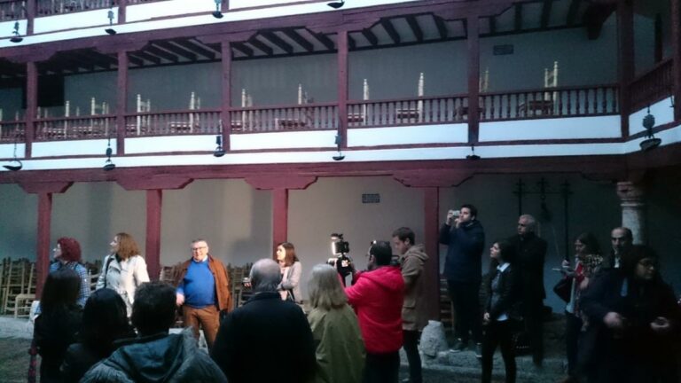 Periodistas de la provincia participan en la iniciativa de la Diputación “Un Paseo Real”