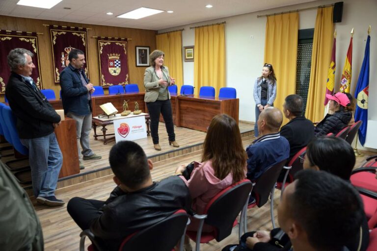 Empresarios chinos visitan el lugar de La Mancha
