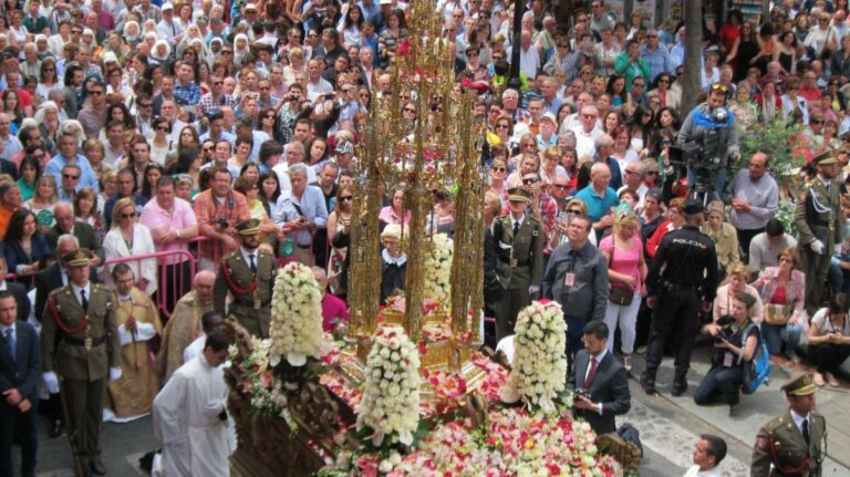 Más de 100 floristas de toda España adornarán con más de 25.000 flores el Corpus de Toledo