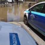 La rotura de una tubería en el centro de Ciudad Real inunda un local y obliga a cortar el tráfico