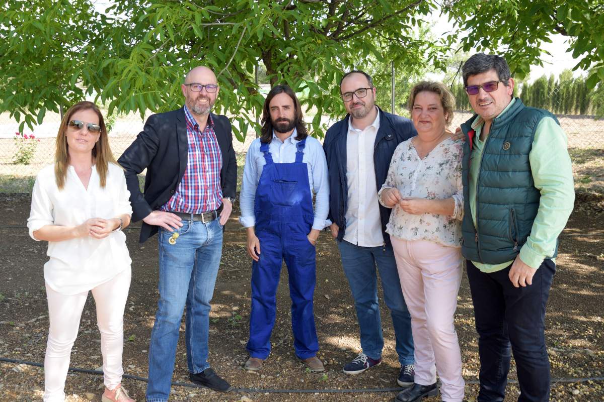 El Ayuntamiento cede el invernadero e instalaciones adyacentes para la formación del alumnado de agro-jardinería del IES Vicente Cano