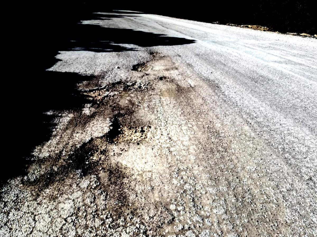 FOTOS: Denuncian el “lamentable y peligroso” estado de la carretera AB-519