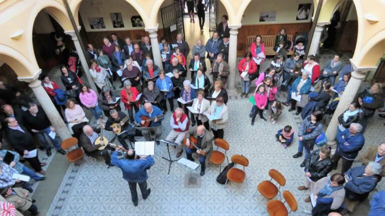 Manzanares celebra las Cruces de Mayo