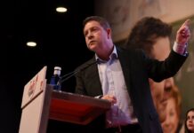 Page entra en precampaña apuntando a Cospedal: «Estoy haciendo lo contrario que ella»