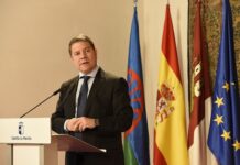 Ahora Page ve «obsceno» cambiar la ley electoral