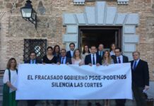 PP escenifica su malestar por la «censura» que sufre en las Cortes