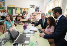 Los compañeros de los 335 escolares con discapacidad visual podrán aprender braille