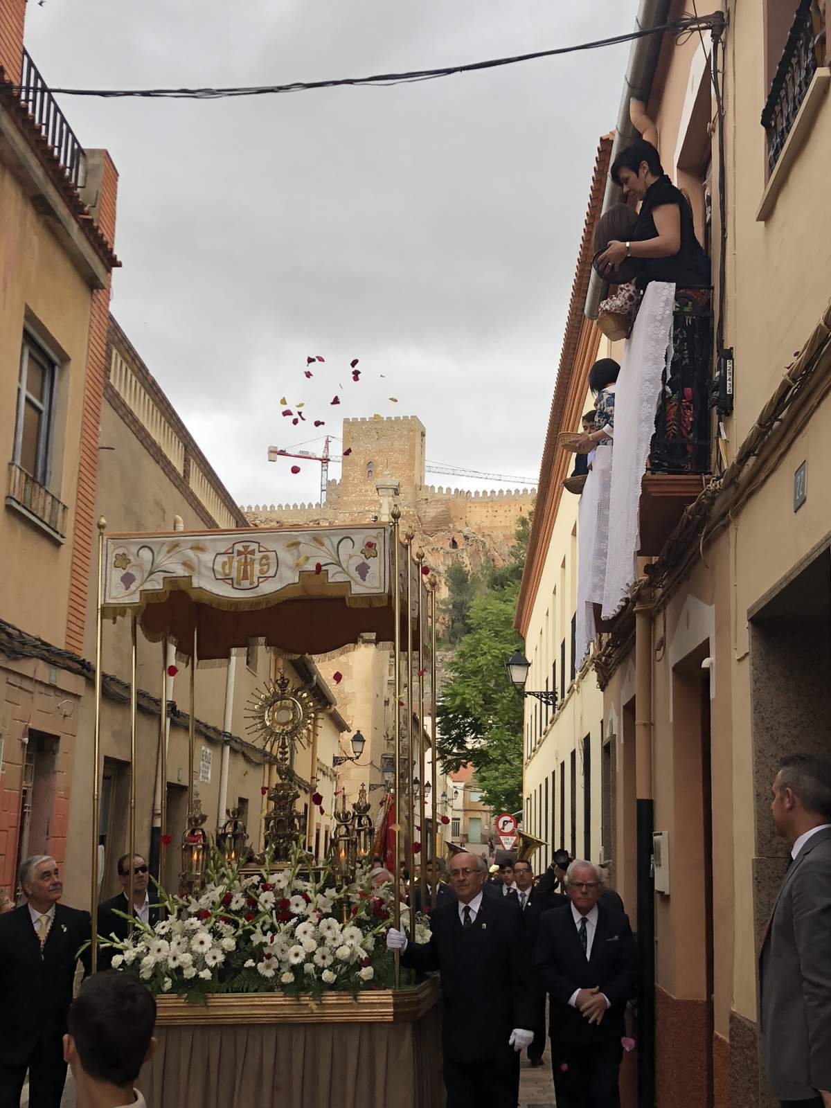 Fantástica procesión del Corpus Christi en Almansa