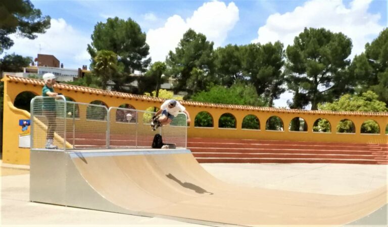Manzanares ya tiene su propia pista de skatepark