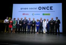 Soliss, CERMI, Page, Asociación Parkinson Cuenca, Cadena Ser y Participación Ciudadana de Policía recogen su premio ONCE