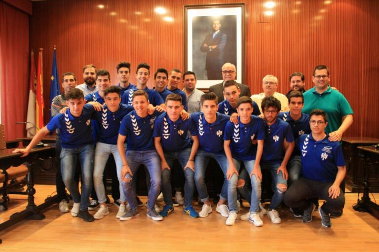 Julián Nieva recibe al Manzanares CF Juvenil tras conquistar el ascenso a la Liga Nacional Juvenil