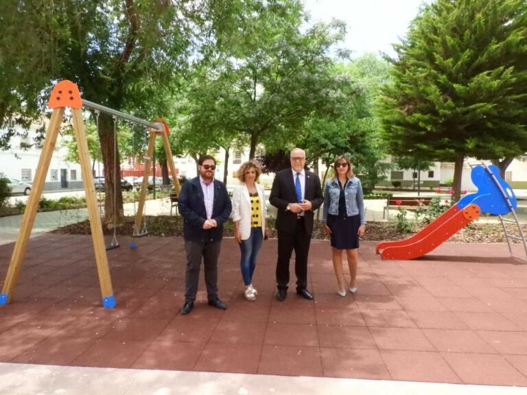 Finalizada la obra de la plaza de Don Quijote en Manzanares