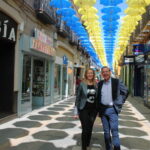 Valdepeñas se colorea de paraguas solidarios y reivindicativos este verano