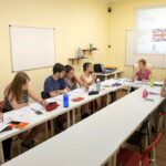 El proyecto INSOLAB facilita a treinta jóvenes la realización de los cursos A2 y B1 de inglés