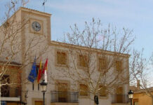 Proponen en Pleno quitarle el sueldo a una alcaldesa manchega, ¡y sale adelante!