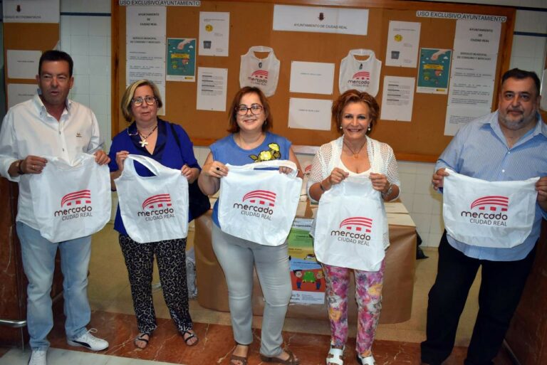 Bolsas gratis de mano del Ayuntamiento de Ciudad Real, ¿sabes por qué?