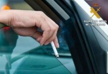 ¿Eres de los que tiras las colillas por la ventanilla? Este gesto te puede salir caro