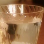 8 piezas de oro por un «vaso de agua»