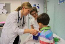 Castilla-La Mancha es la comunidad autónoma «con la tasa más baja de número de médicos»